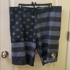 Men’s board shorts